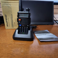 Radio Baofeng UV-5R — Doble banda, 128 canales, linterna y radio FM